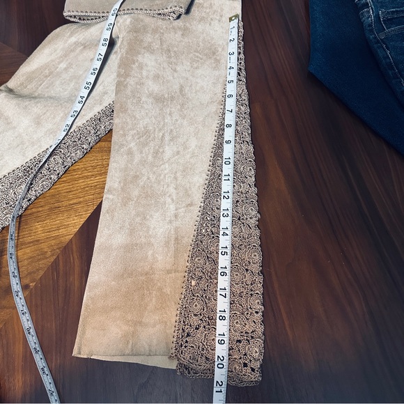 Cache Suede Pants with Hand Crochet Peekaboo Insert at Bottom Camel Tan Sz 2 - Picture 14 of 16